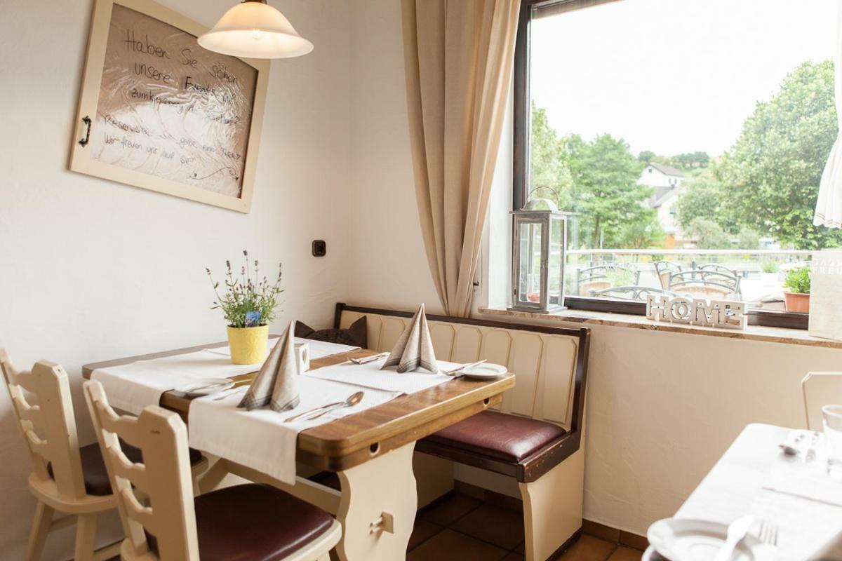Landgasthaus Zum Kreuzberg Schonbach  Buitenkant foto
